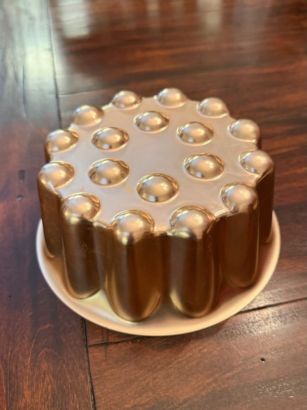 Mid-century modern jello mold round